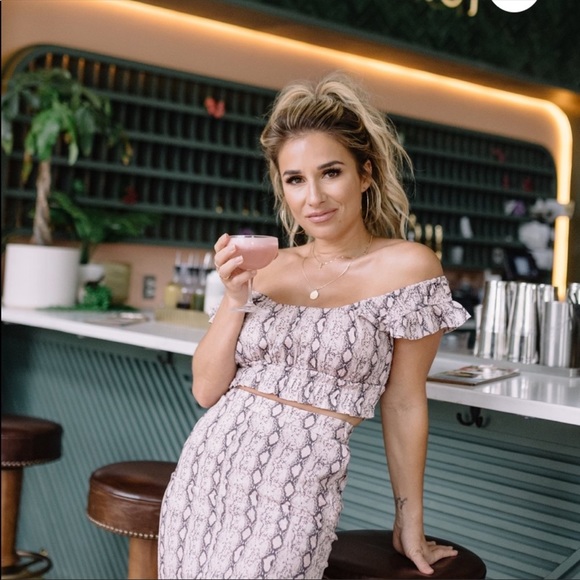 Kittenish Snakeskin Skirt - Picture 3 of 6